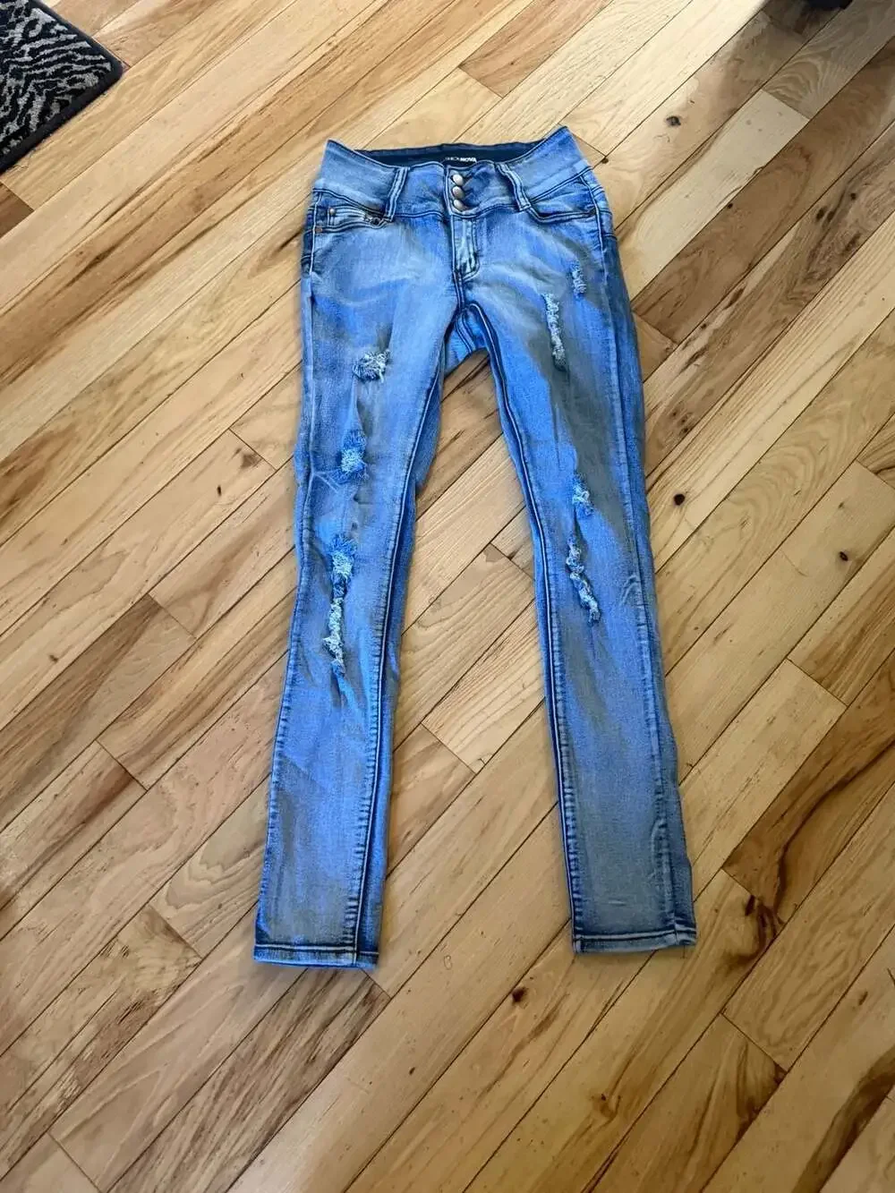Fashion Nova Distressed High-Waist Skinny Jeans Size 3
